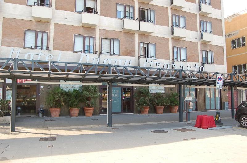Nuova Hotel 3*